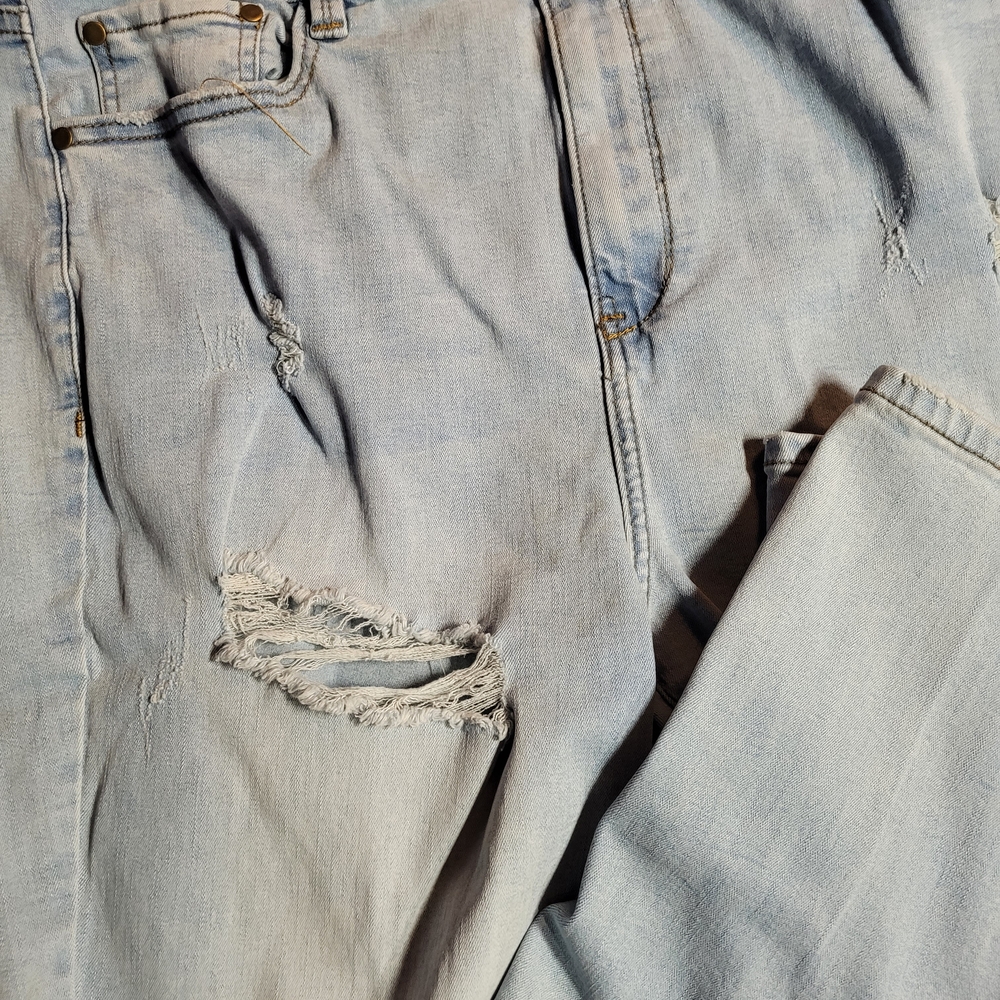 Fashion Nova Light Blue Distressed Women's Straight Leg Jeans